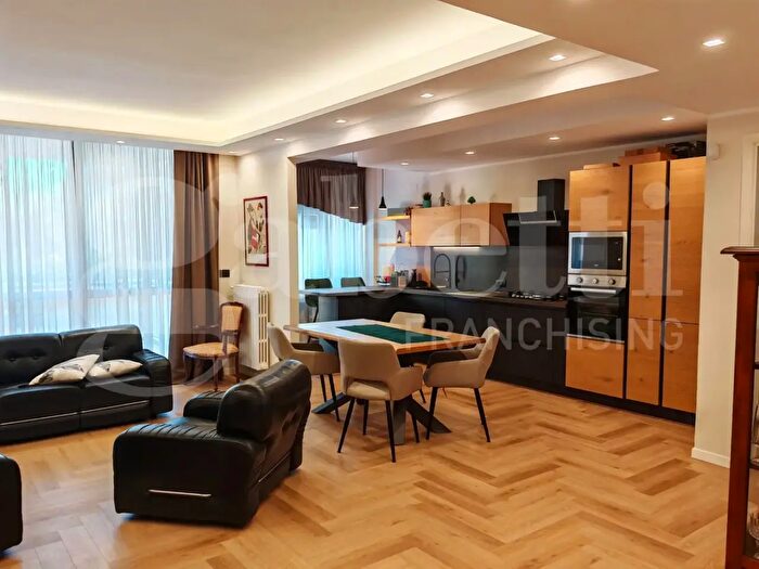 Appartamento quadrilocale in vendita in Via Vittorio Alfieri SN, Venafro