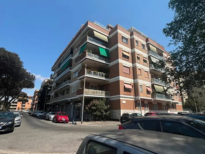 Appartamento bilocale in vendita in Via Angelo Bertolotto, Roma