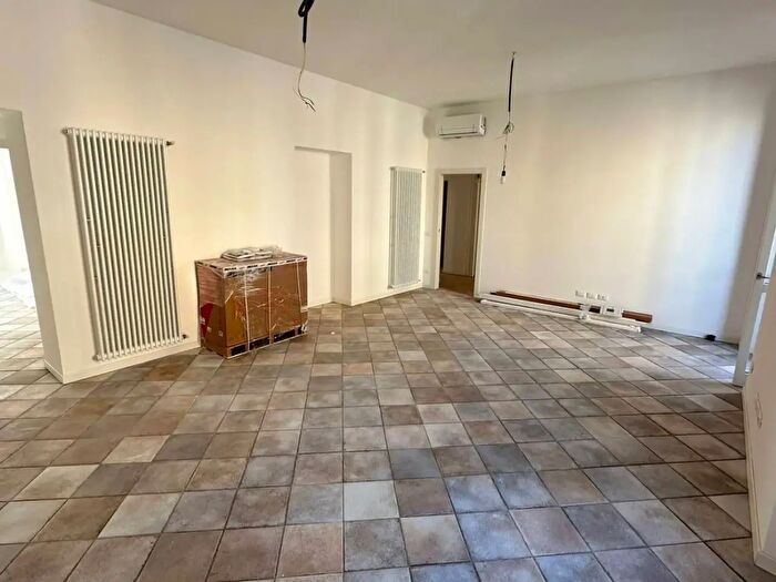 Appartamento trilocale in vendita in Via Mauro Macchi, Milano