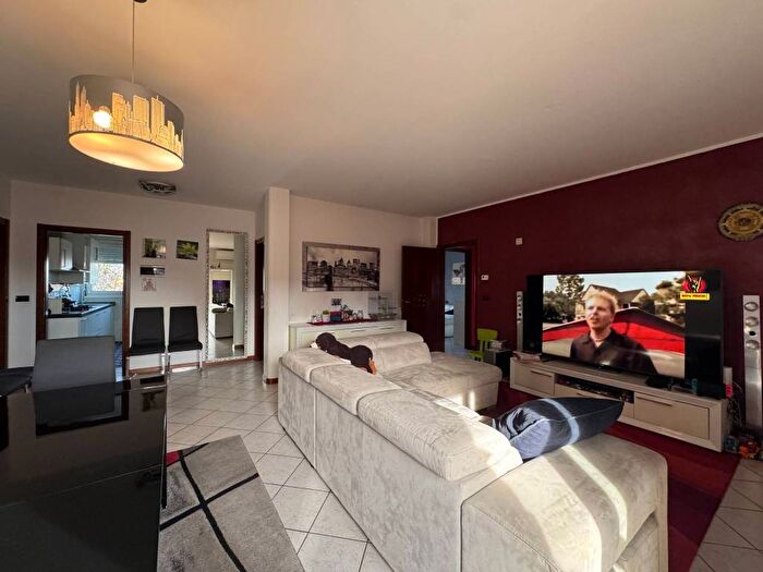 Appartamento trilocale in affitto in Via William Shakespeare, Corticella, Bologna