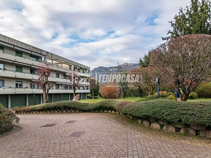 Appartamento quadrilocale in vendita in Via Ariberto da Intimiano, Como