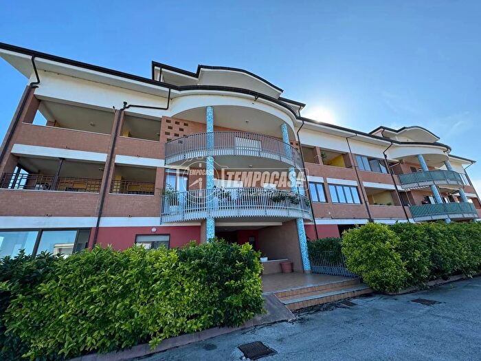 Appartamento con 5 locali in vendita in Via Savini, Ortona