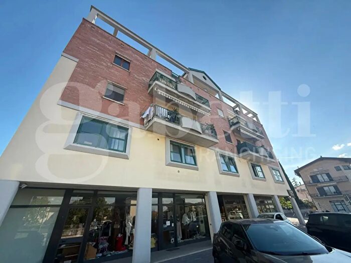 Appartamento trilocale in vendita in Via Assisi, Bettona