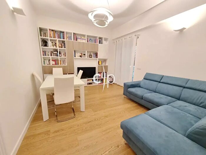 Appartamento trilocale in vendita in Via Licciana Nardi, Roma