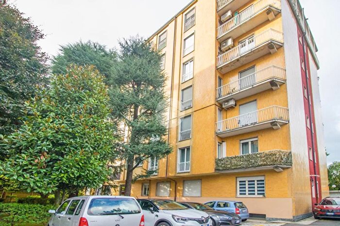 Appartamento trilocale in vendita in Via Milano, Garbagnate Milanese