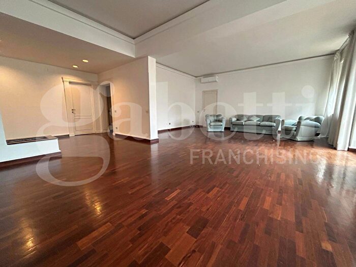 Appartamento quadrilocale in vendita in Via Ravizza, Livorno