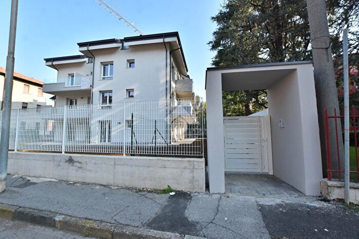 Case in Vendita e in Affitto - 2