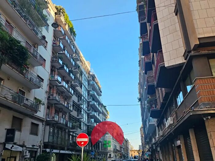 Appartamento quadrilocale in vendita in Via Melo da Bari, Bari