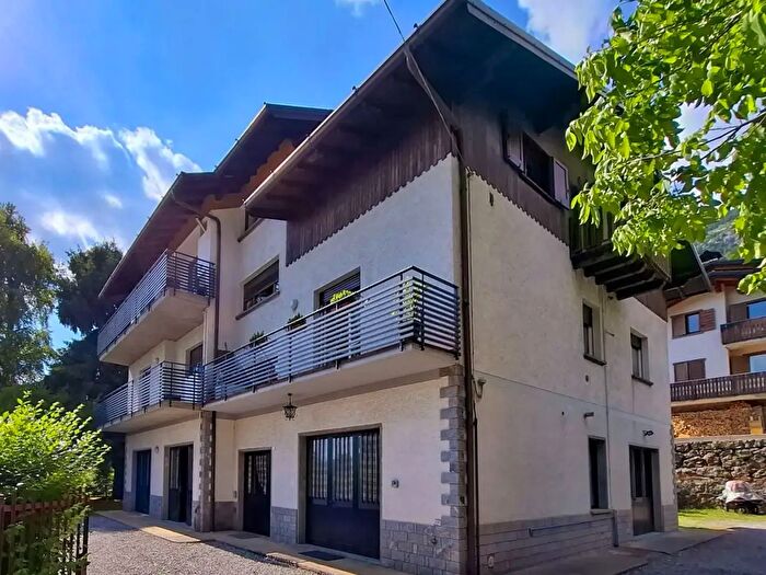 Appartamento bilocale in affitto in Via Diaz, Castione Della Presolana