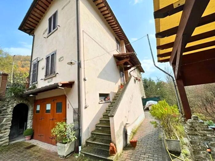 Casa con 6 locali in vendita in Frazione Montagna, Sansepolcro