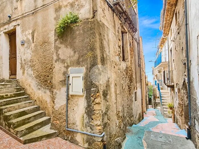 Appartamento bilocale in vendita in Salita Castello, Paola