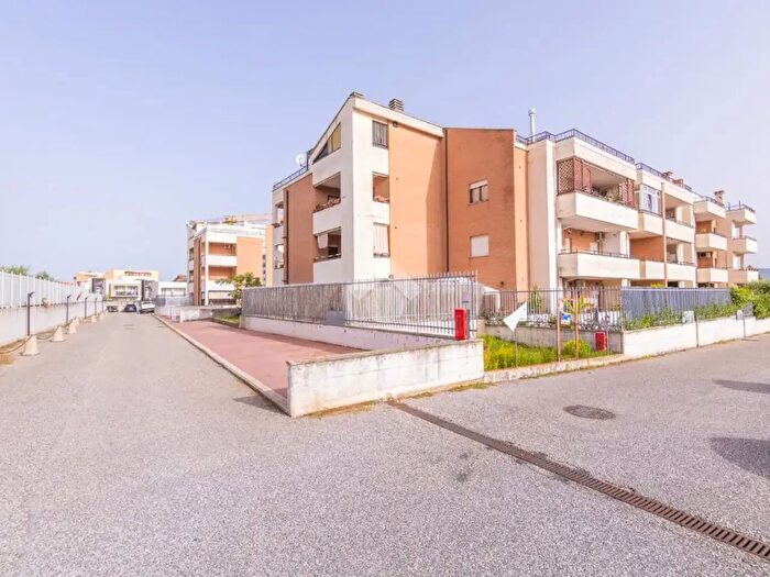 Appartamento bilocale in vendita in Via Massa di San Giuliano, Roma