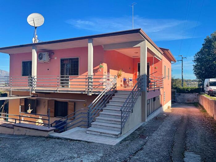 Casa trilocale in vendita in Via Verdini, Apollosa