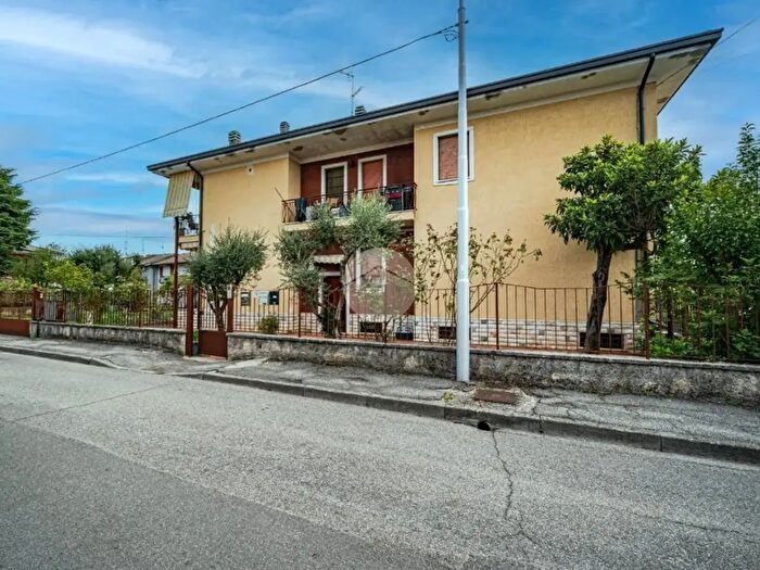 Appartamento bilocale in vendita in Via Resistenza, Rezzato