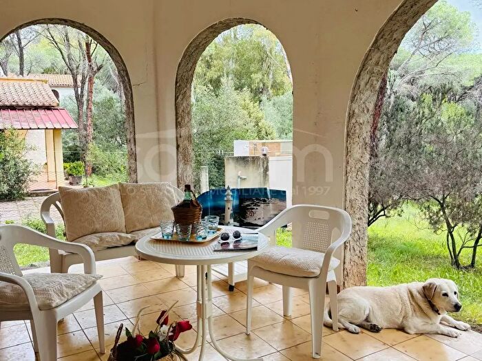 Casa con 7 locali in vendita in Via Comunione Riva dei Pini Snc, Pula