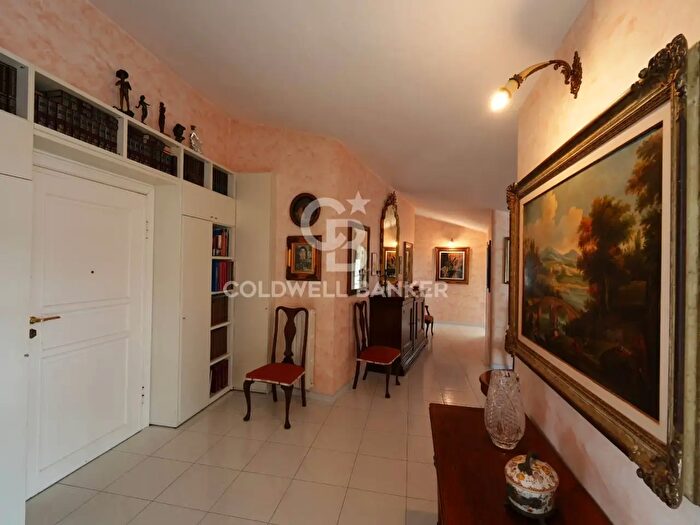 Appartamento con 7 locali in vendita in Via Forleo, Taranto