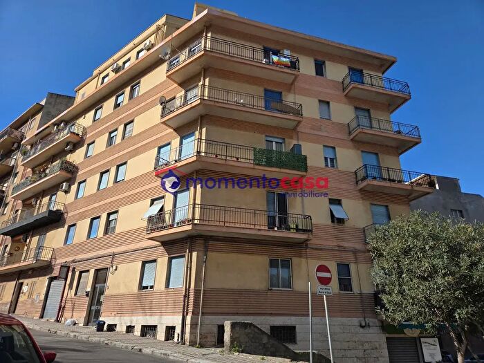 Appartamento quadrilocale in vendita in Via Italia, Reggio Calabria