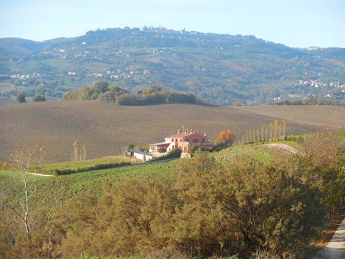 Appartamento trilocale in vendita in Piazza Vittorio Emanuele, Cingoli