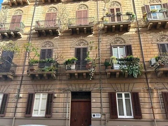 Appartamento con 6 locali in vendita in Via Benedetto Civiletti, Palermo