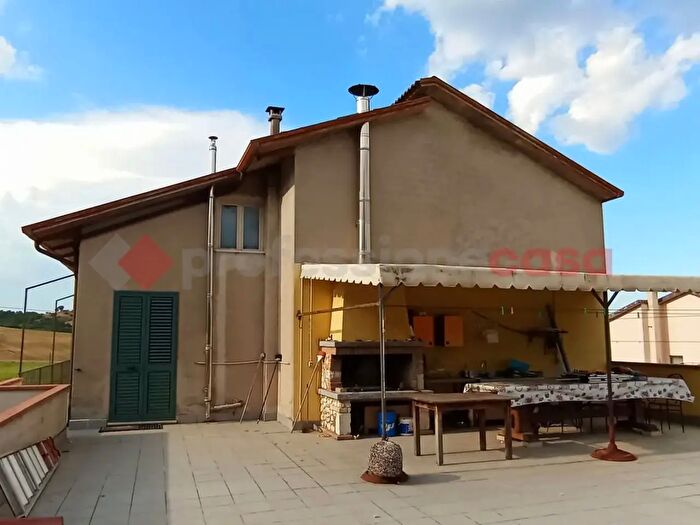 Casa quadrilocale in vendita in Spoleto