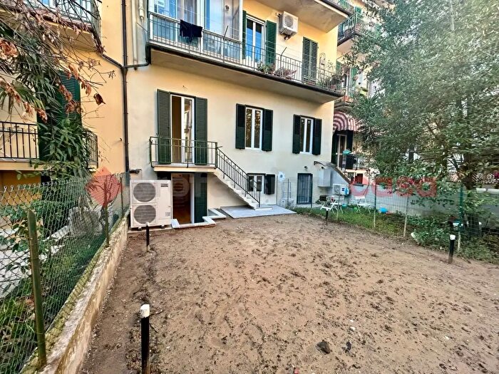 Appartamento con 6 locali in vendita in Via Fratelli Dandolo, Firenze