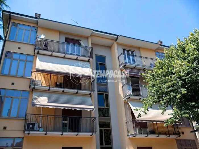 Appartamento trilocale in vendita in Via Manzoni, Arcore