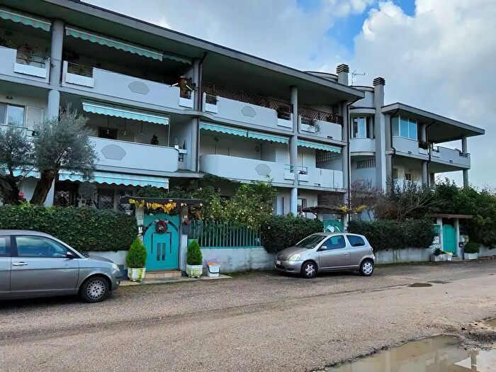 Appartamento con 7 locali in vendita in Via San Francesco dAssisi Snc, Latina