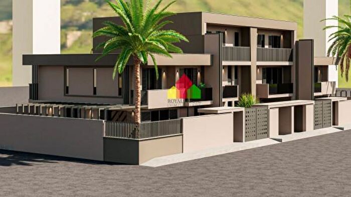 Casa con 6 locali in vendita in Via Arco SantAntonio, Giugliano In Campania