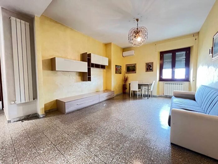 Appartamento trilocale in affitto in Via Garibaldi, Latina