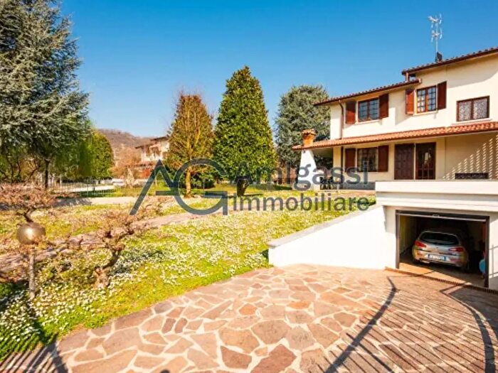 Casa con 6 locali in vendita in Via Tiraboschi, Trescore Balneario