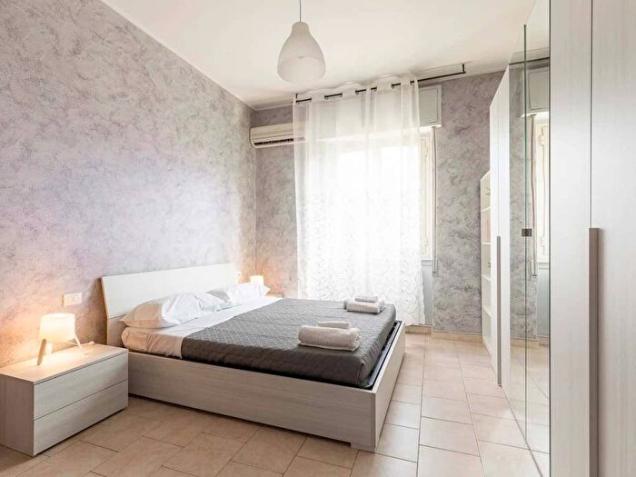 Appartamento bilocale in affitto in Via Maria Cristina, Centro, Pero