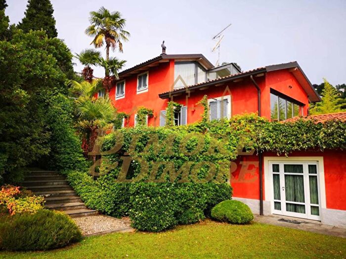 Casa con 6 locali in affitto in SS del Sempione, Centro, Arona