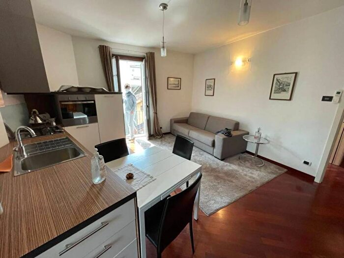 Appartamento bilocale in affitto in Via Vittorio Emanuele Ii, Centro Storico, Como