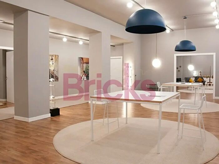 Casa con 6 locali in vendita in Via Matteo Bandello, Milano