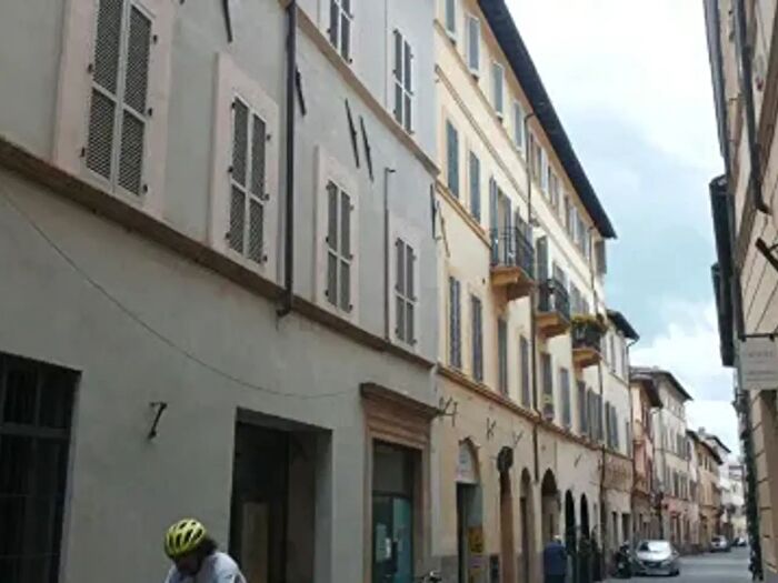 Appartamento trilocale in vendita in Via Giuseppe Mazzini, Foligno