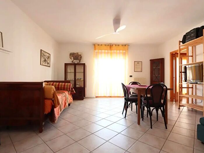 Appartamento trilocale in vendita in Via Chiarugi, Alba Adriatica