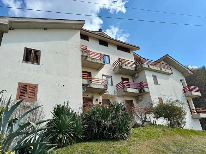 Appartamento trilocale in vendita in Via Collepetroni, Picinisco