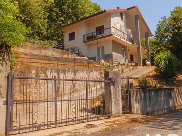 Casa quadrilocale in vendita in Frazione Case Bellino, Coassolo Torinese