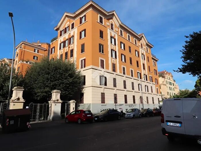 Appartamento bilocale in affitto in Via Taranto, Roma