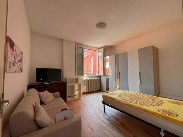 Appartamento monolocale in affitto in Via Castiglione, Centro Storico, Bologna