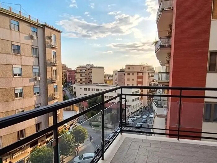 Appartamento quadrilocale in affitto in Piazza Muzii, Napoli