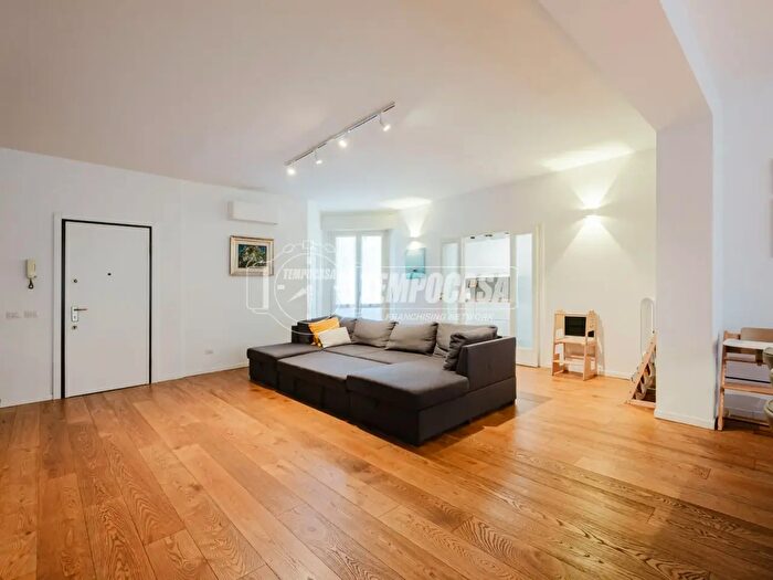 Appartamento trilocale in vendita in Via Ponte Seveso, Milano