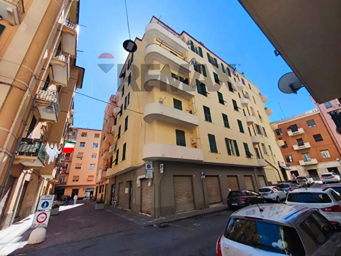 Appartamento quadrilocale in vendita in Vado Ligure