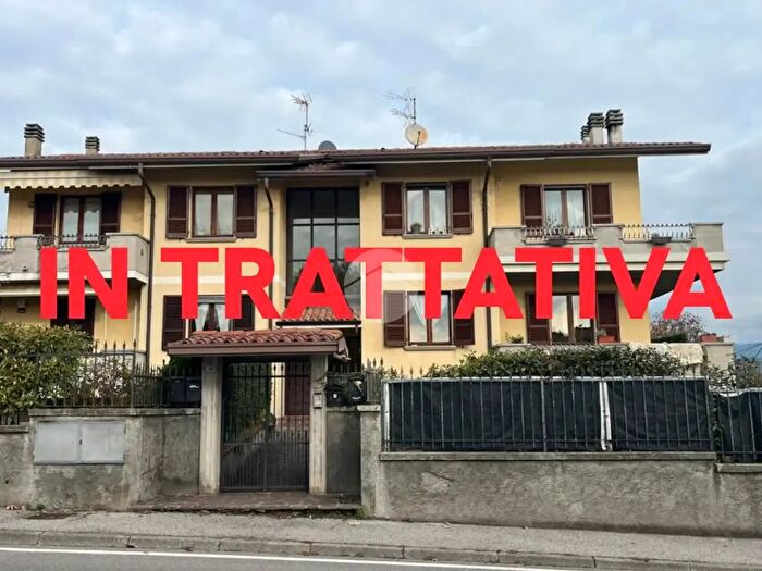 Appartamento trilocale in vendita in Via Peroni Vincenzo, Cazzago San Martino