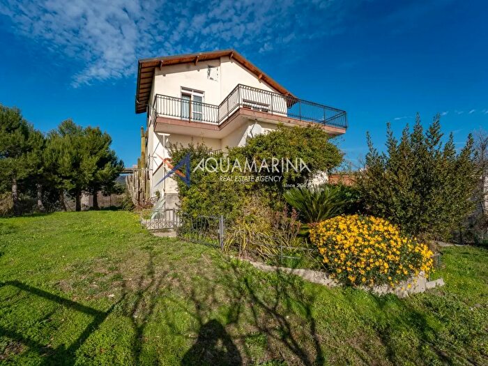 Casa con 7 locali in vendita in Via Molino Snc, San Lorenzo Al Mare