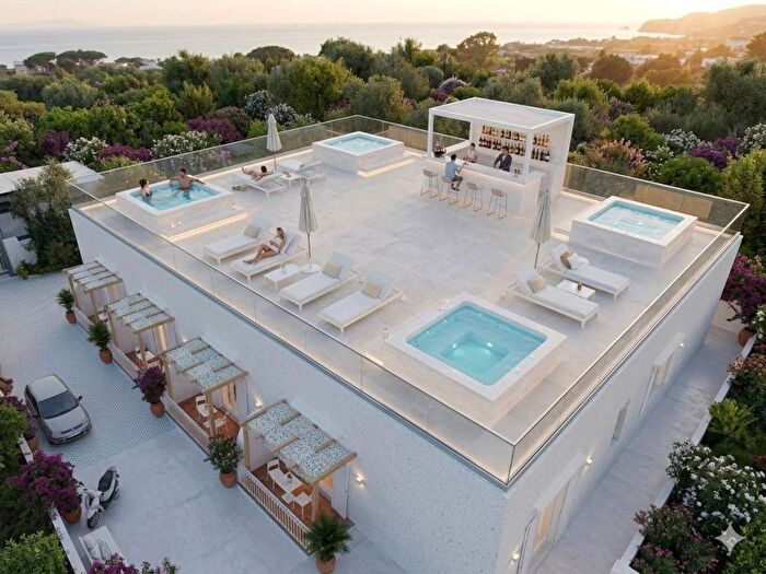 Casa con 6 locali in affitto in Corso Vittoria Colonna, Centro, Ischia