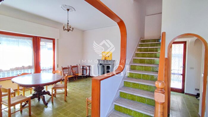 Casa con 5 locali in vendita in El d Giglio, Viareggio