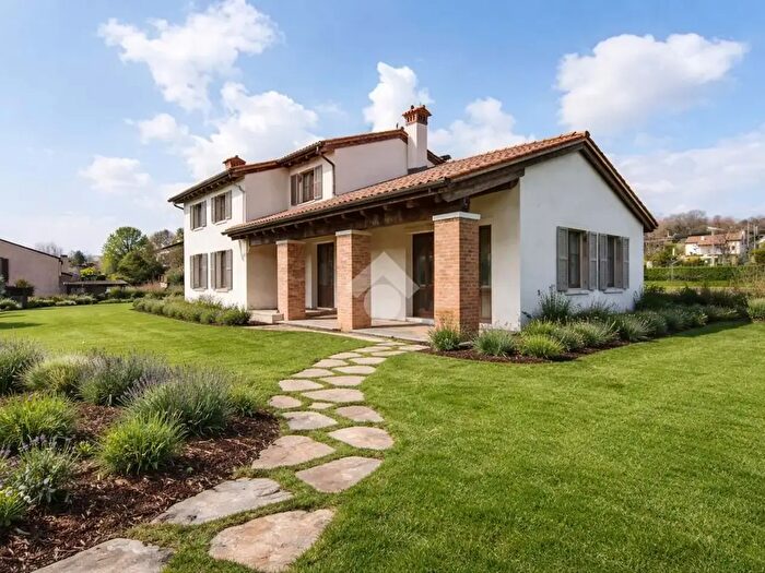 Casa trilocale in vendita in Via dei Fanti, Nervesa Della Battaglia