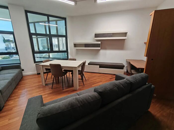 Appartamento trilocale in affitto in Via Lazio, Rubano