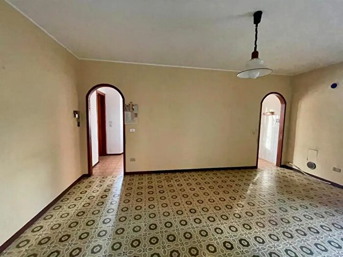 Casa trilocale in vendita in Via Tabacchi, Valganna